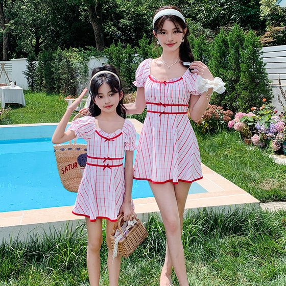 New Korean style plaid parent-child swimsuit mother-daughter body dress to make you look slim and cover your belly fashionable cute girl princess seaside
New Korean style plaid parent-child swimsuit mother-daughter body dress to make you look slim and cover your belly fashionable cute girl princess seaside