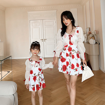 New parent-child swimsuit mother and daughter one-piece skirt long sleeve backless girl girl foreign style swimsuit beach swimsuit