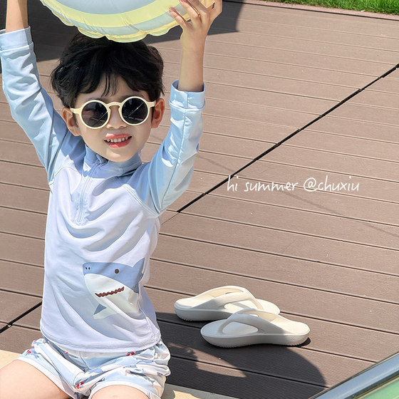 Children's swimsuits, boys, long-sleeved sun protection, quick-drying children's boys swimsuits, medium-sized children's quick-drying swimming trunk suits, swimsuits
Children's swimsuits, boys, long-sleeved sun protection, quick-drying children's boys swimsuits, medium-sized children's quick-drying swimming trunk suits, swimsuits