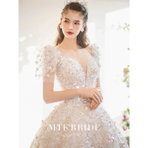 Light wedding dress 2021 new bride slim V collar tailing temperament Princess Moren main yarn go out yarn vintage