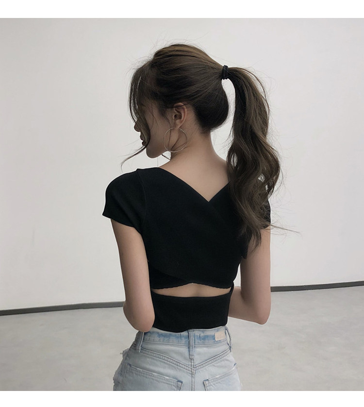 心机t恤女小众设计感修身v领泫雅风紧身露肚脐短款性感小款上衣夏