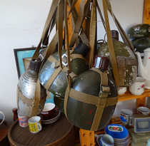 Old army kettle Marching pot 65 type threaded cover Aluminum army kettle Nostalgic collection of film and television props Bar cafe decoration