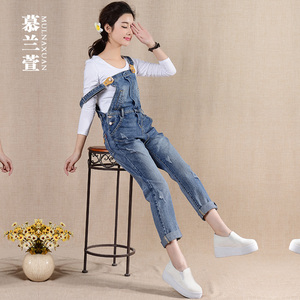牛仔背带裤女韩版宽松春秋2019新款复古连体裤学生吊带九分直筒裤