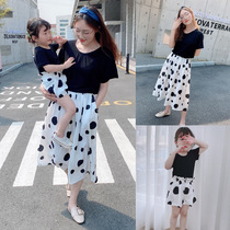 Net red mother and daughter short-sleeved skirt suit 2021 summer foreign style parent-child polka dot skirt T-shirt two-piece set