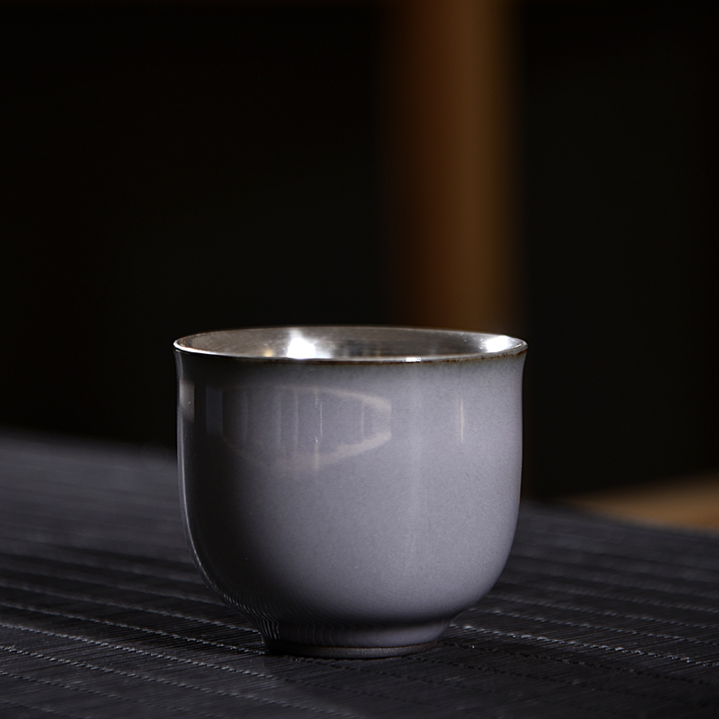 Ancient sheng up new koubei up with pure silver hand coppering. As silver cup meditation single tea cup, porcelain inlay silver cups of tea