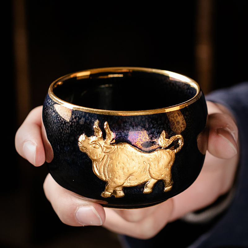 Chen Weichun Taurus zodiac hesui fullness master kung fu tea tea cup can keep porcelain teacup cattle to turn things around