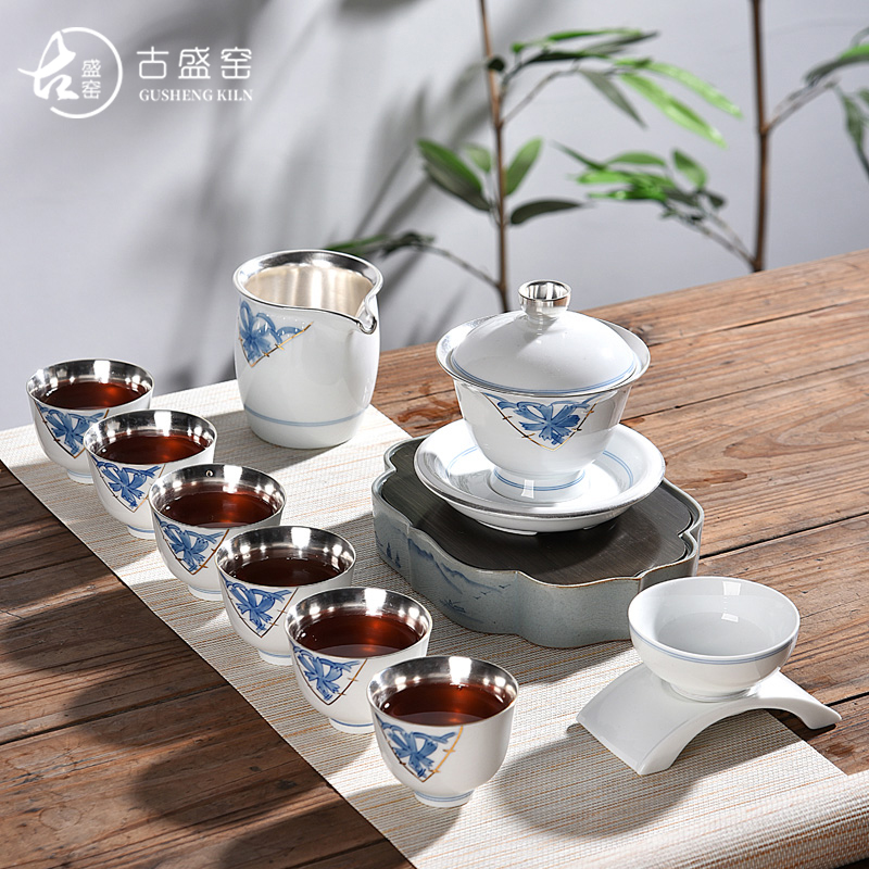 The ancient sheng jade blue and white safflower ceramic up new hand - made porcelain coppering. As silver suit household fair sample tea cup tea cup