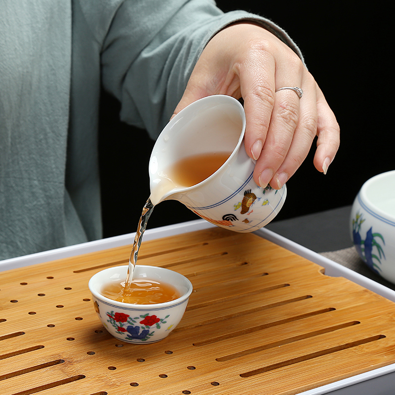 Blue and white porcelain tea sets the whole chicken cylinder cup kung fu tea set Ming chenghua bucket color restoring ancient ways antique tea set tea service