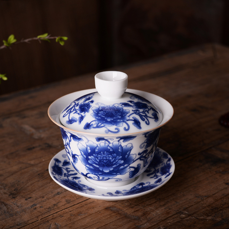 Retro tureen household manual only three new one bowl of blue and white porcelain of jingdezhen ceramic kung fu tea set hand grasp the tea cup