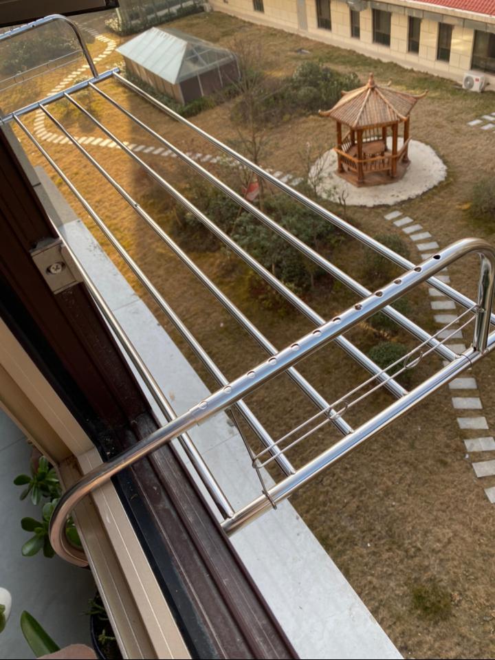 多功能伸缩窗外阳台晾晒架