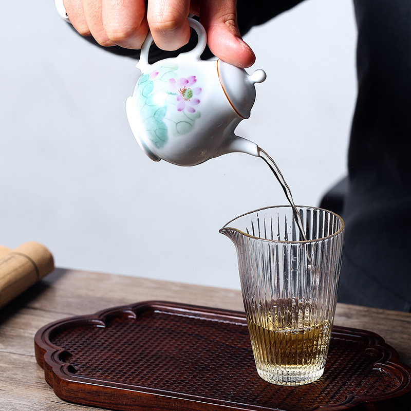 Jingdezhen hand - made tea gift set is contracted with the hand shadow blue lotus gas by cheung, high - end ceramic teapot tea set