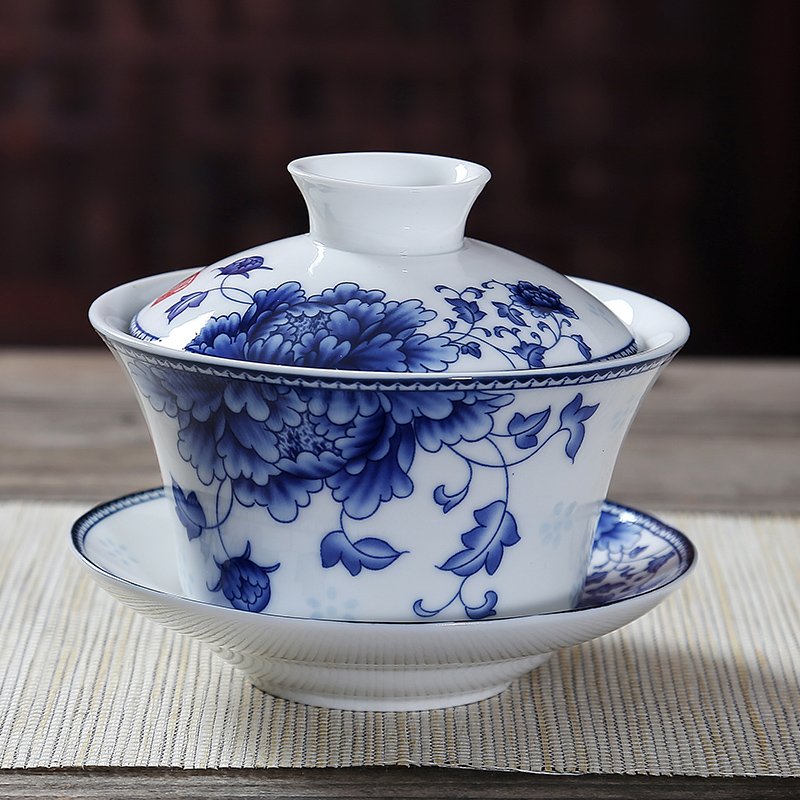 Jingdezhen blue and white porcelain clay phase tureen large cups kung fu tea set jade porcelain three cup of the big bowl of household