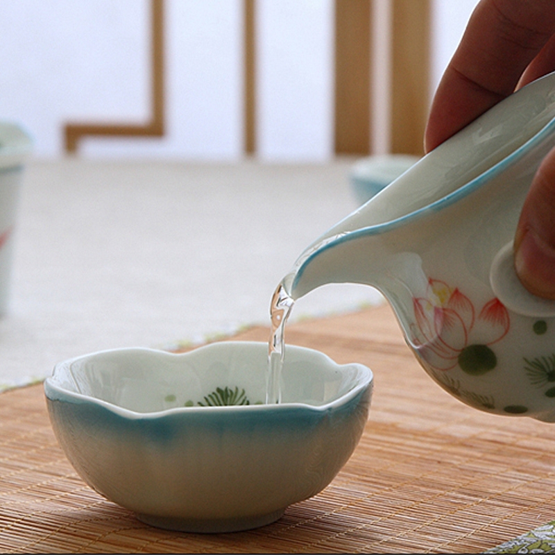 Pure manual hand - made celadon lotus kung fu tea cups of a complete set of blue and white porcelain ceramic teapot teacup gift boxes