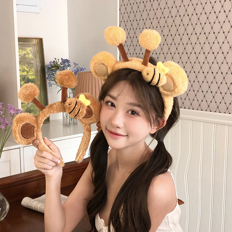 毛绒小熊发卡蜜蜂玩偶可爱头箍洗脸发箍女2023新款游乐场拍照发饰
