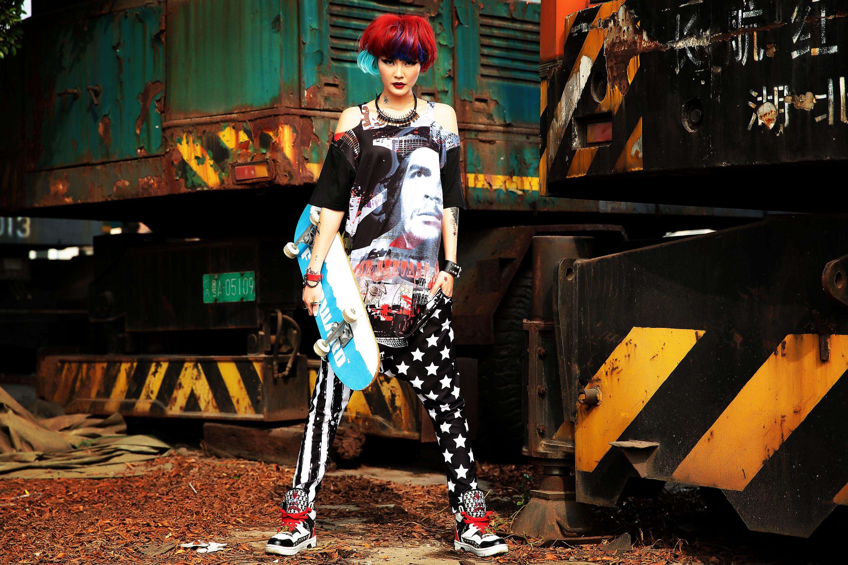 街头嘻哈潮人必备哈伦裤