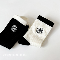 Unknown socks Spring and Autumn Tea Flower embroidered black and white minimal college wind - sized socks Korean thin