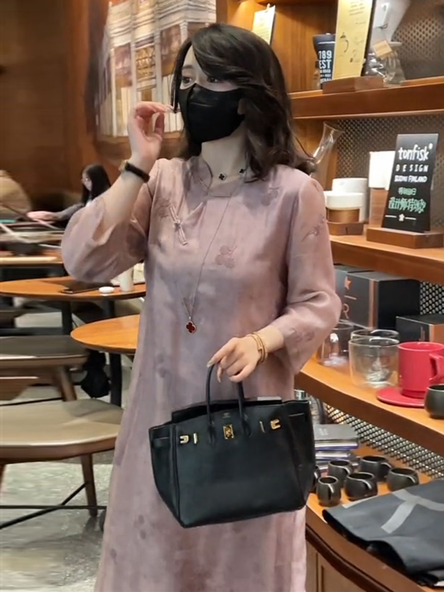 2025早秋必入的国风天丝连衣裙长啥样？高级感炸裂的中长款旗袍裙太惊艳！