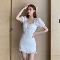 White one-piece dress V collar closed waist pleated design Sensation Wrap hip mid-length Bubble Sleeves OL High-end Temperament Slim Dress