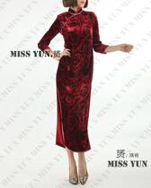 2019 New Red Rose real velvet fashion improved cheongsam skirt mother wedding wedding wedding cheongsam