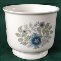 * Wedgwood Clementine Flower Vat Wedgwood England (height 11 5cm diameter 13 3cm)