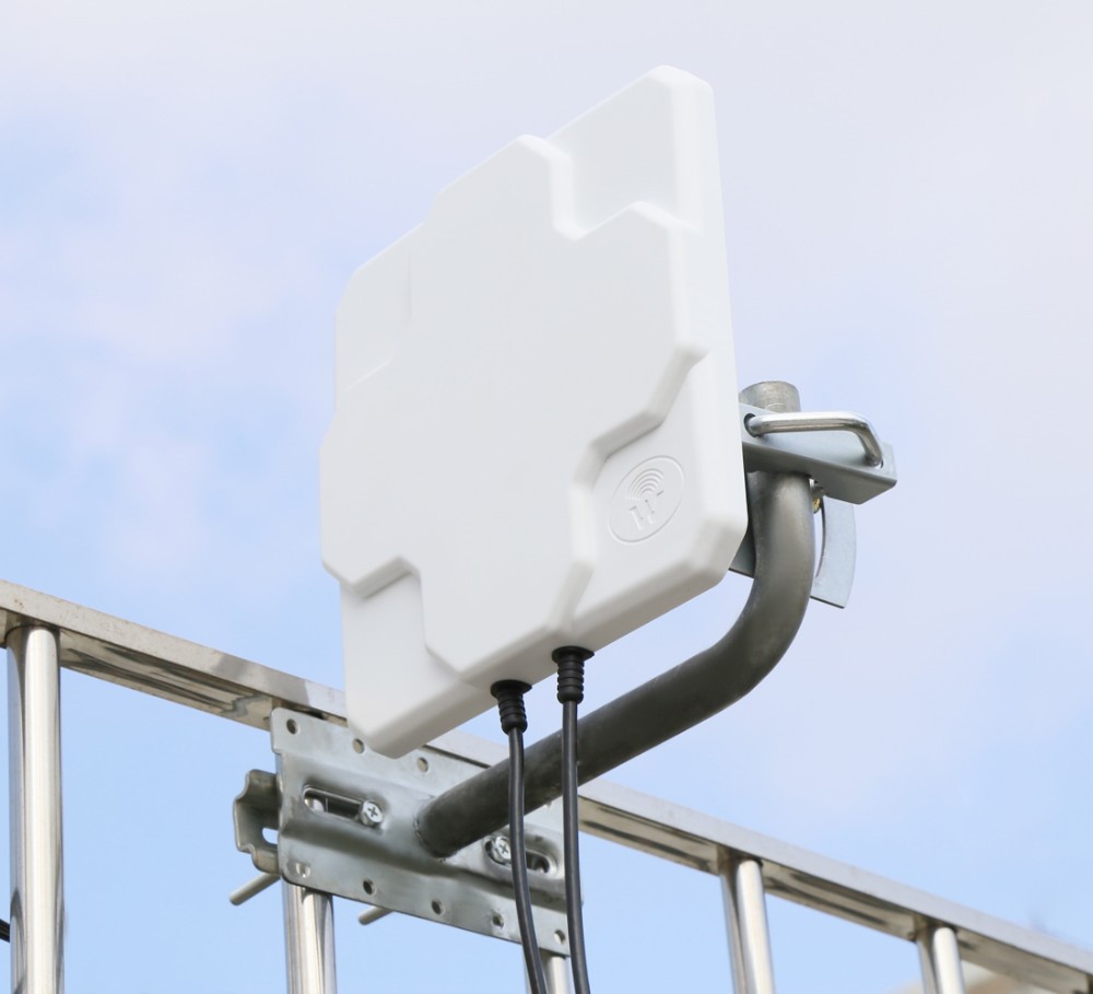 新款18dbi 4g lte平板室外定向无线路由器天线黑白 n母头线长0.