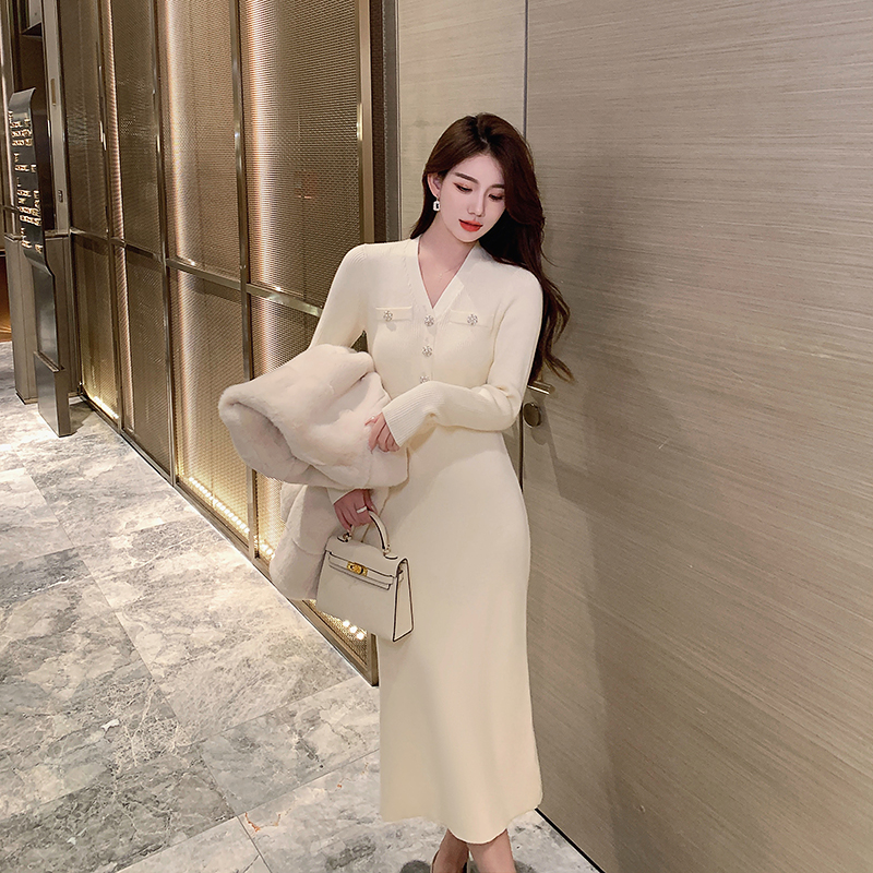 Island Song Madam Senior Sensation Xiangfeng V Neckline Knit one-piece Dress Autumn Winter Women Bag Glutes with Bottoms Skirt to Build Temperament-Taobao