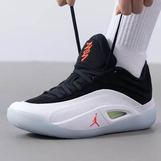 NIKE Nike Children's Shoes ZION 4 Comfortable and versatile sports and casual basketball shoes FD0588-100
NIKE Nike Children's Shoes ZION 4 Comfortable and versatile sports and casual basketball shoes FD0588-100