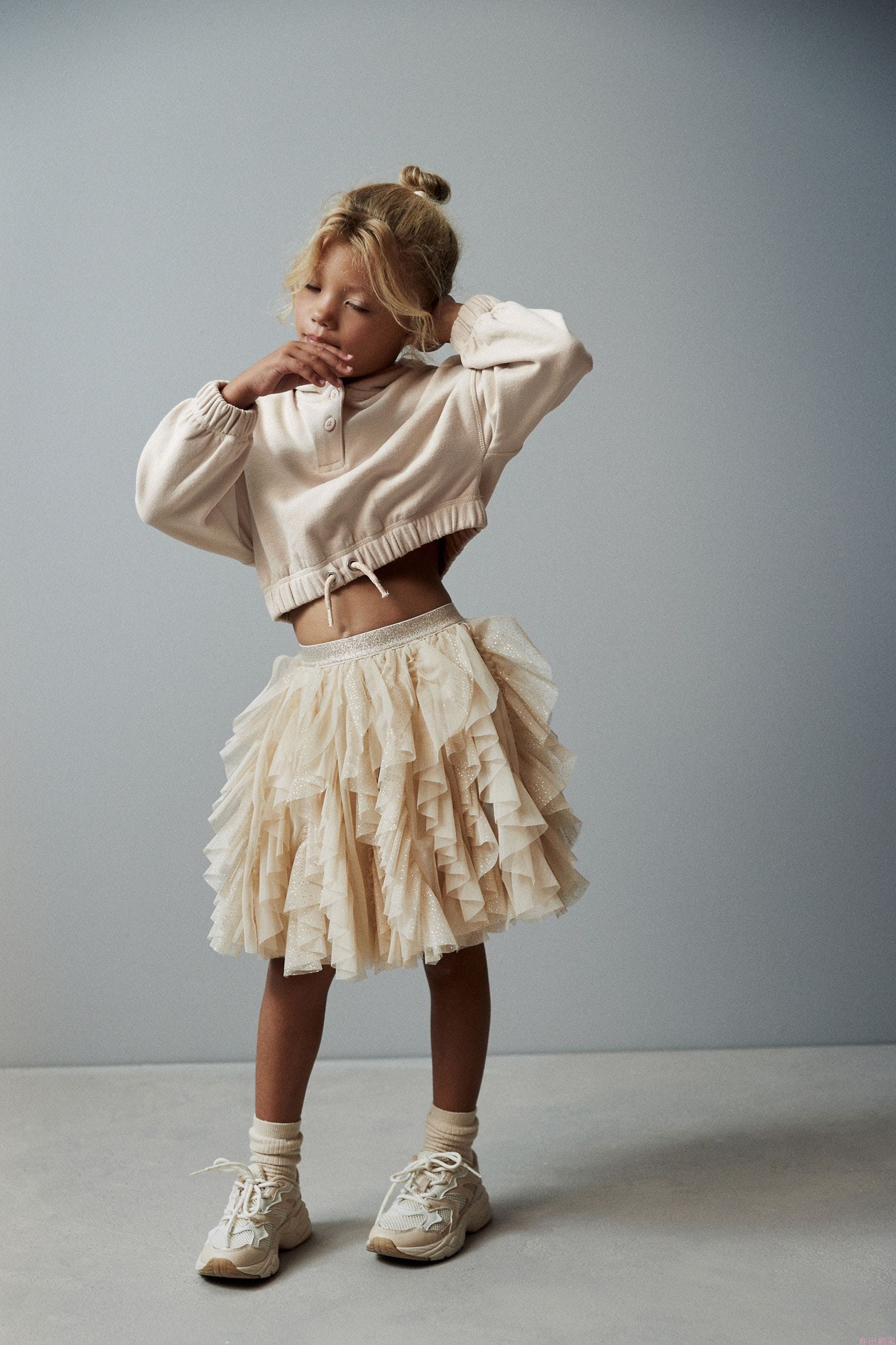 英国next童装 24夏新女童大女孩乳白色金色亮面分层薄纱网半身裙
