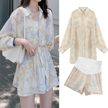 Maternity summer French retro style suit 2021 summer new Chiffon shirt wide leg shorts two-piece set