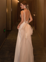 Minimalist Korean style display slim white fish tail harness light wedding dress 2022 new greeting bridal gas quality light lavish dress