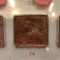 Japanese native to one eye shadow two-color eye shadow