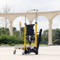 Crawler electric climbing machine for feeding on the upper floor of the upper floor of the upper floor of the upper floor of the building deity