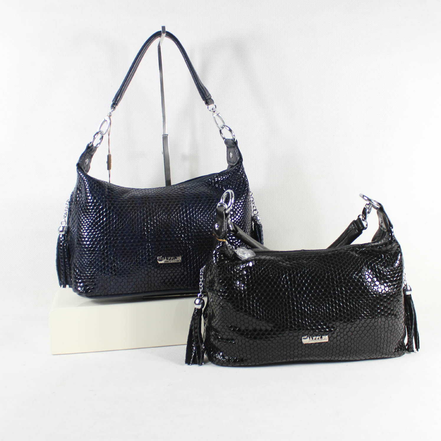 正品apples/苹果女包pa51083 时尚潮流真皮潮女单肩斜挎包送妈妈_7折