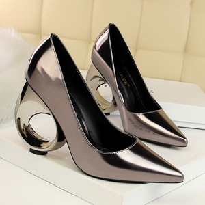 600-2 the European and American wind fashion sexy club for women’s shoes with high heels metal hollow out shoes with sha