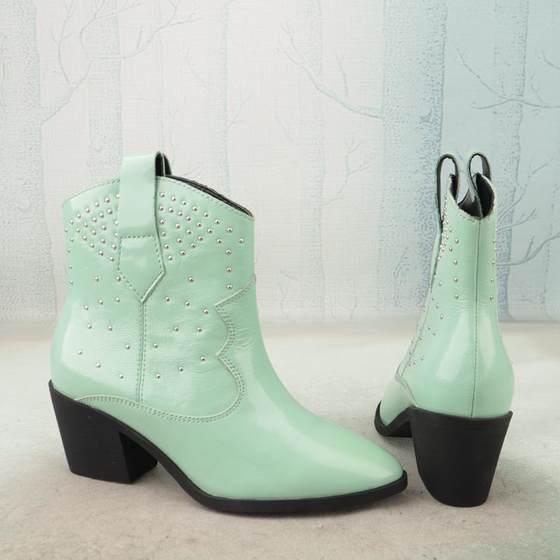 Green riveted beef patent leather genuine leather pointed toe sheepskin women's shoes women's boots sleeve short boots fashion boots X137-2
Green riveted beef patent leather genuine leather pointed toe sheepskin women's shoes women's boots sleeve short boots fashion boots X137-2