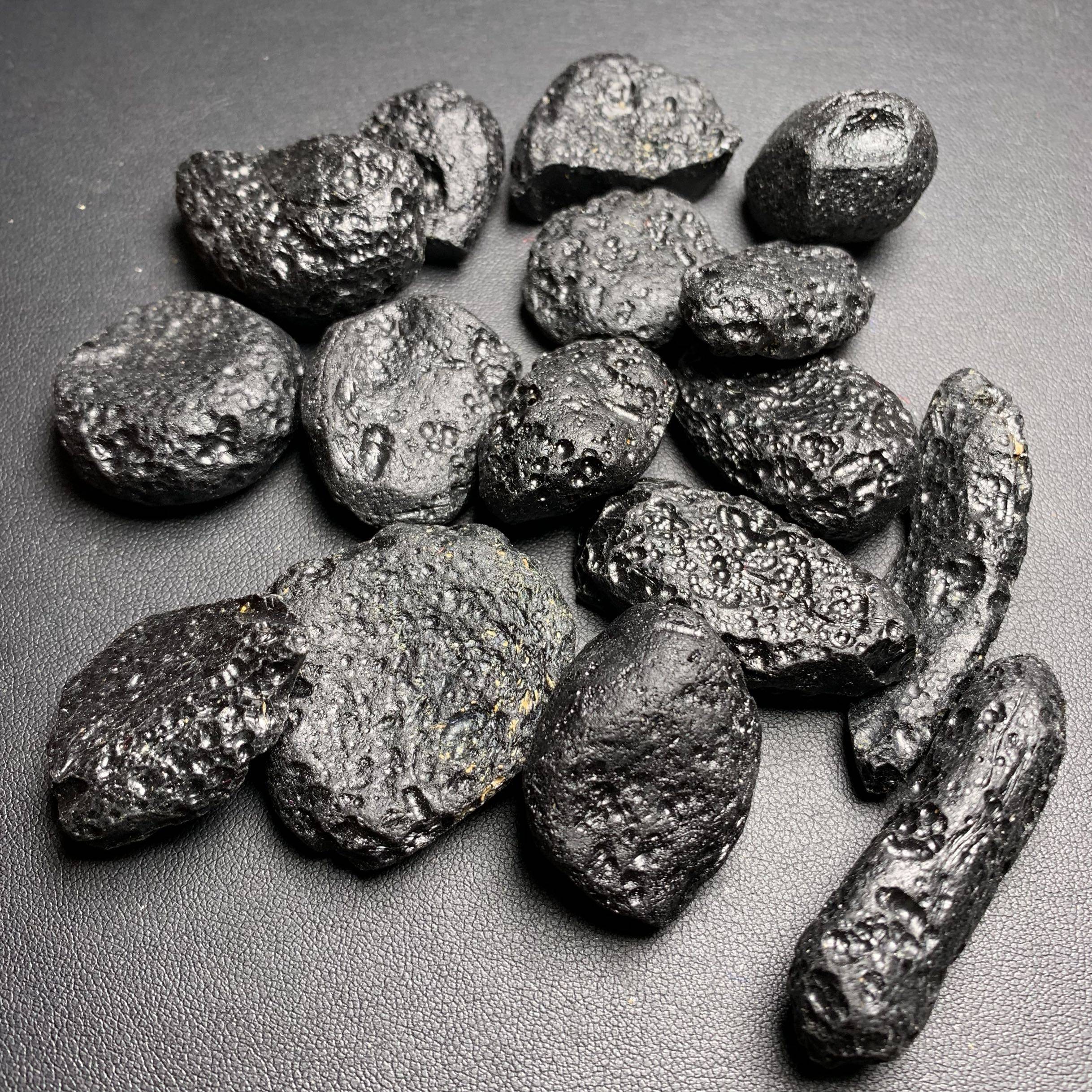 天然黑原石玻璃雷公墨泰国陨石吊坠摆件