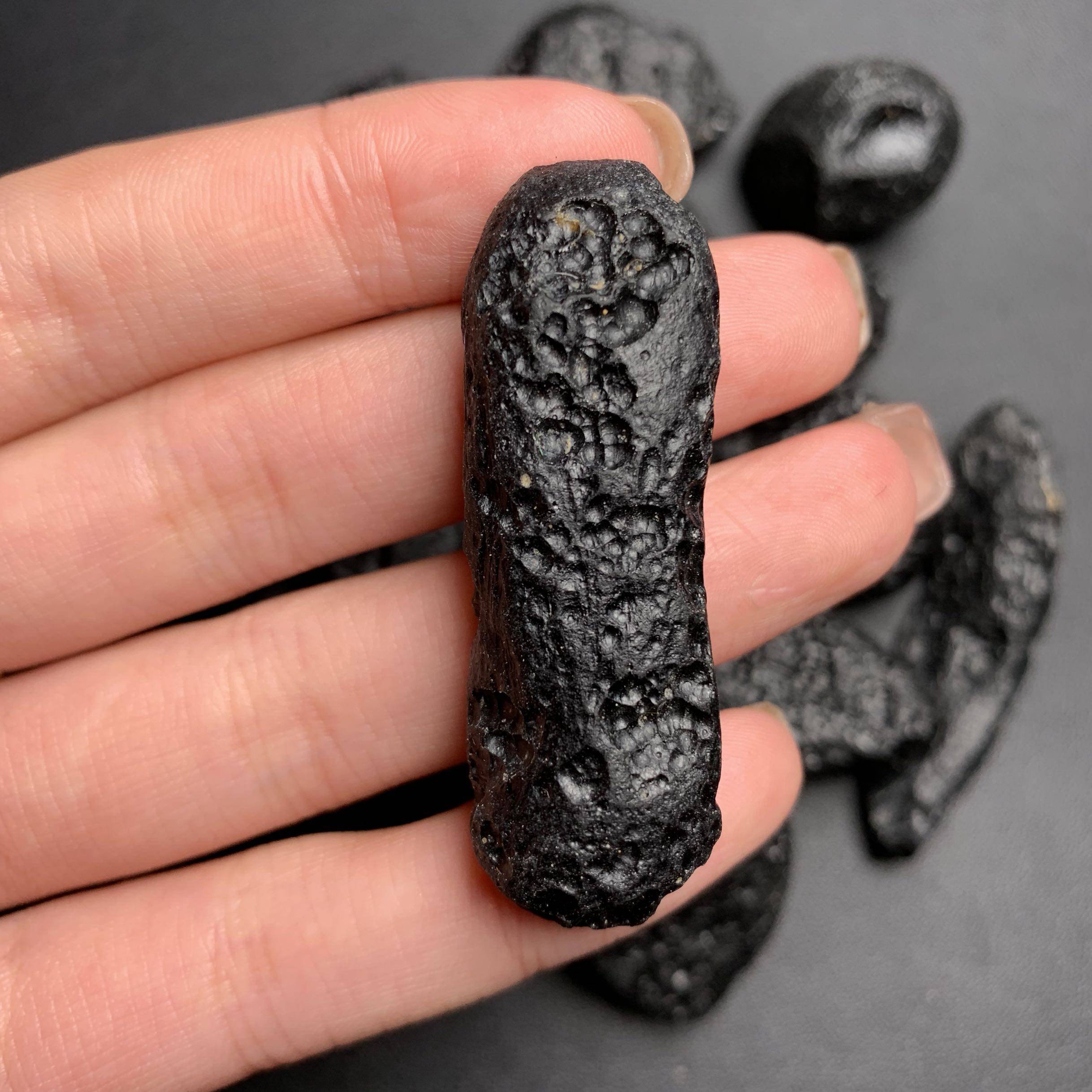 天然黑原石玻璃雷公墨泰国陨石吊坠摆件