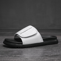 Slippers men 2022 Summer new Korean version Roman word drag casual Vietnamese beach sandals men outside wearing non-slip