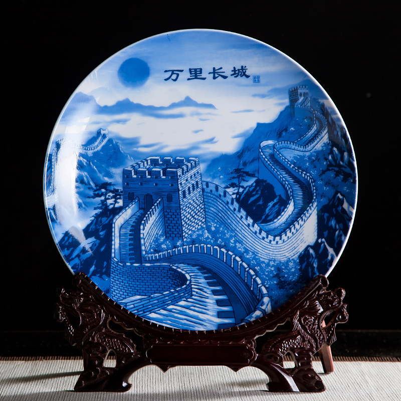 Jingdezhen ceramics furnishing articles hang dish handicraft, the Great Wall wine blue - and - white decoration home decoration plate