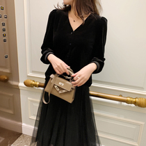 Mrs. Sakura early spring 2020 new court style corduroy V collar top female loose black base shirt