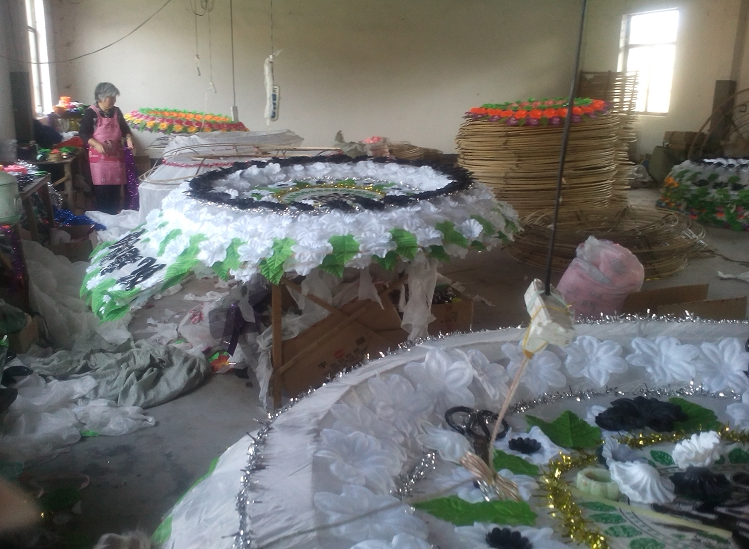 30个起批殡葬高档花圈雨伞布花圈葬礼追悼会折叠白事花圈厂家直销