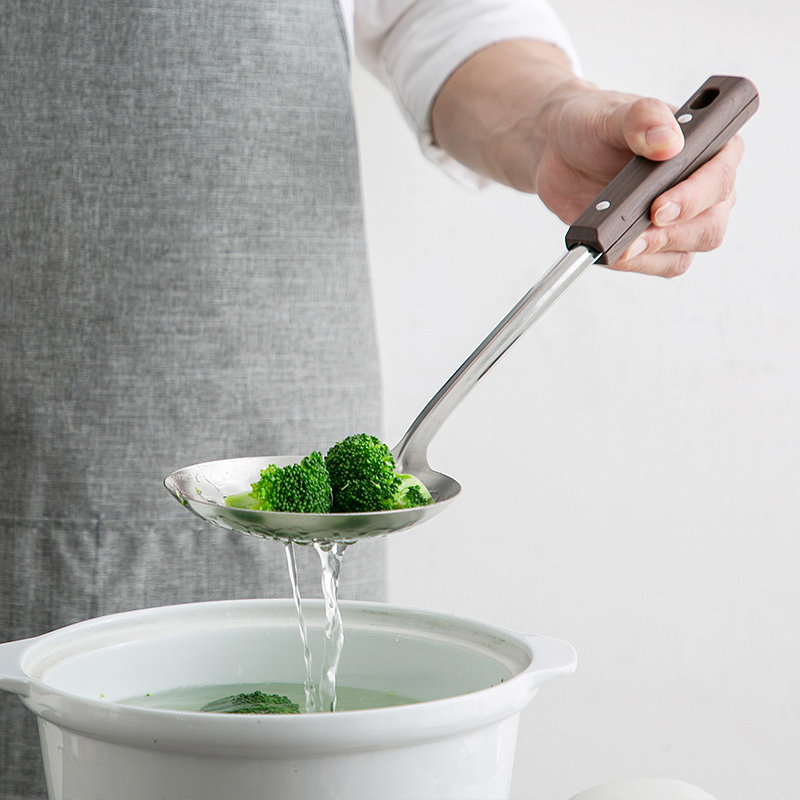 anti scalding handle, wood grain stainless steel spatula, leaky spoon, soup spoon, domestic kitchen, long handle, kitchen utensil, spoon, cooking spatula