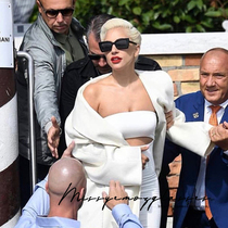 LadyGaga with super cool personality irregular quadrilateral sunglasses female street shot big face thin net red sun glasses