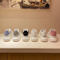 2021 Spring and Autumn New Joker plus Velvet White shoes womens leather light luxury sports shoes thick bottom muffin McQueen board shoes