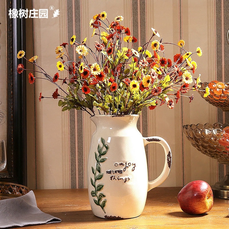 American vase sitting room simulation flower arranging flowers is placed to the Nordic creative white ceramic flower bottle table decoration
