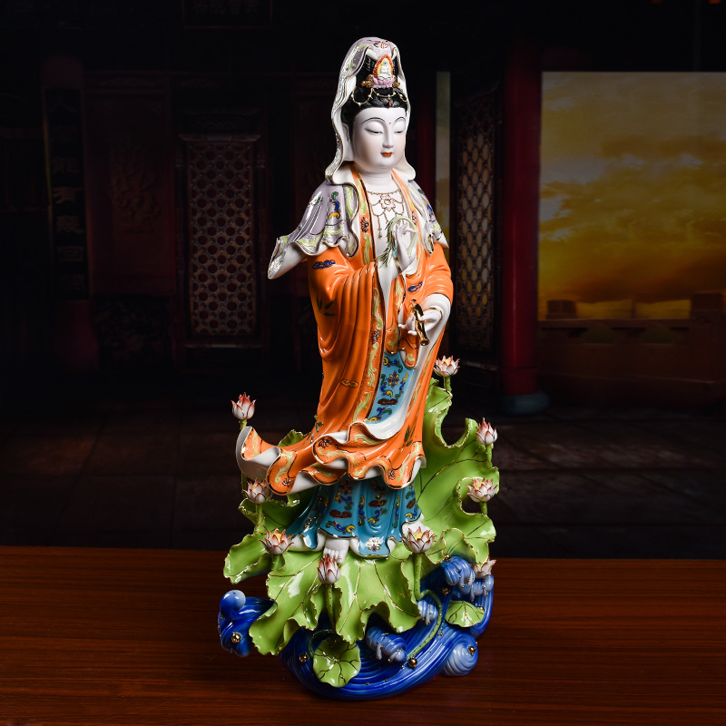 Yutang dai household ceramics in the south China sea avalokitesvara figure of Buddha that occupy the home furnishing articles made lotus do lotus guanyin