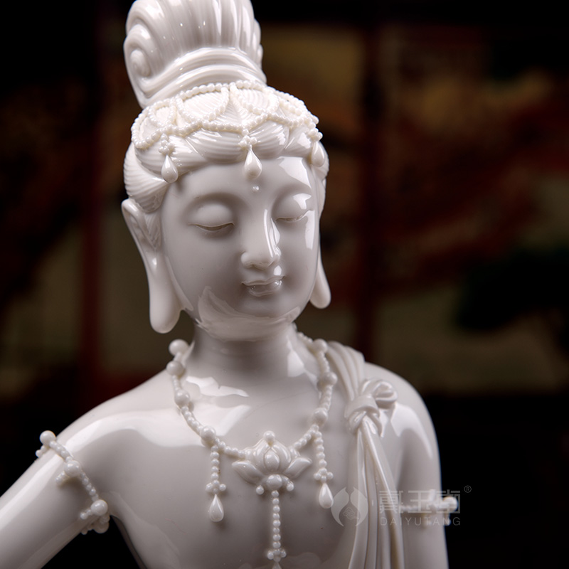 Yutang dai ceramic handicraft furnishing articles of modern Chinese style home sitting room adornment/comfortable guanyin D26-02