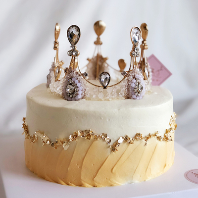 Crown birthday cake decoration