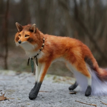 (Customized by artists abroad) Russian artist hands on a red fox disposable doll Bjd to take a ride