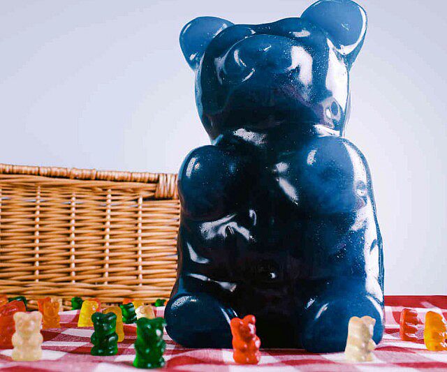 美国世界上超大的小熊橡皮糖巨型果汁软糖超大熊软糖生日礼物糖果